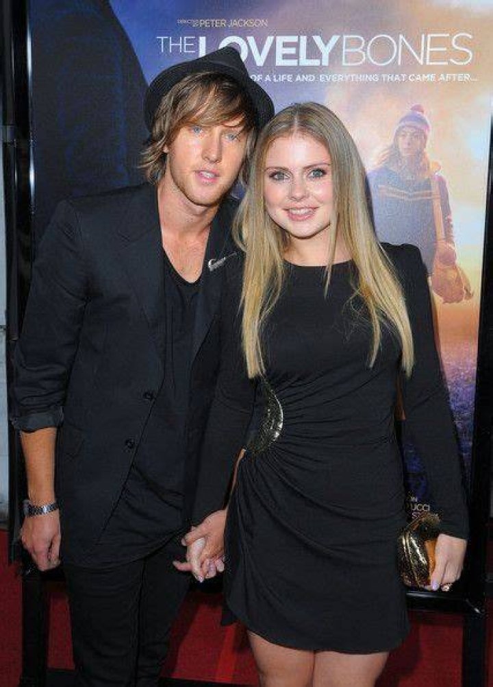 Benjamin Hoeksema, Rose McIver's Boyfriend