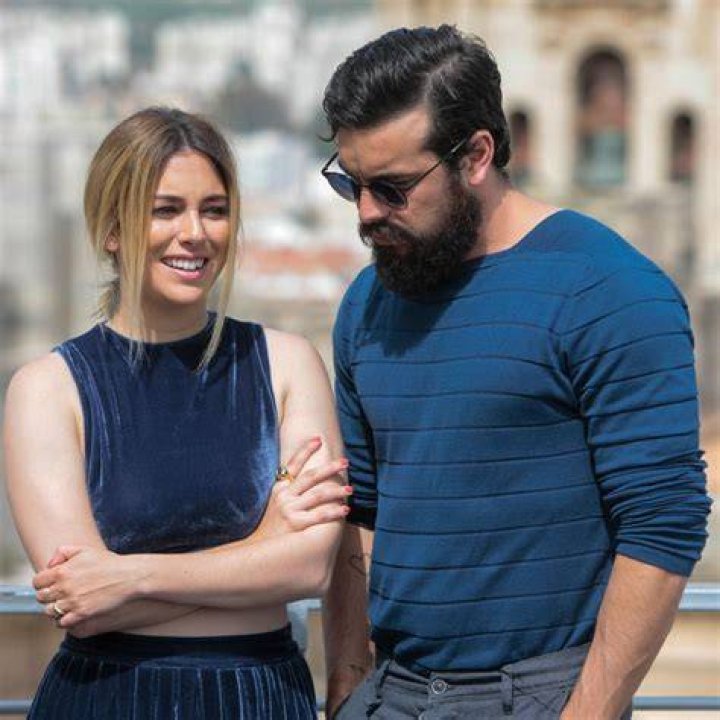 Blanca Su&aacute;rez, Mario Casas's Girlfriend