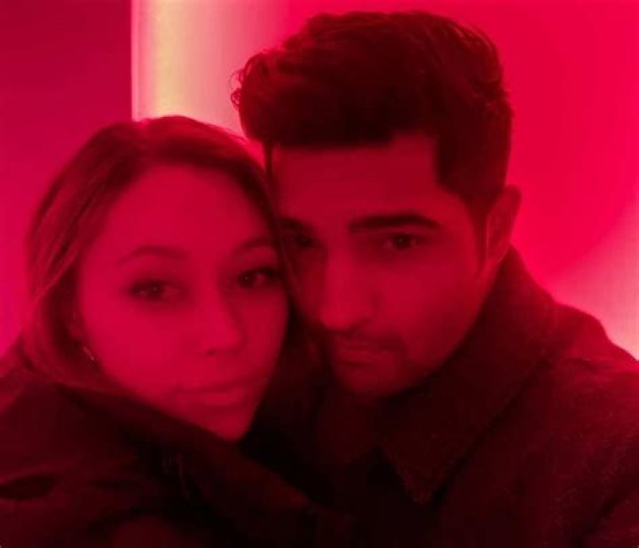 Cassie (@_cassie.___), Lirik's Girlfriend