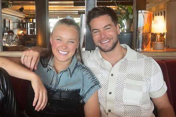Chris Lane’s Girlfriend: Who is Chris Lane Dating?