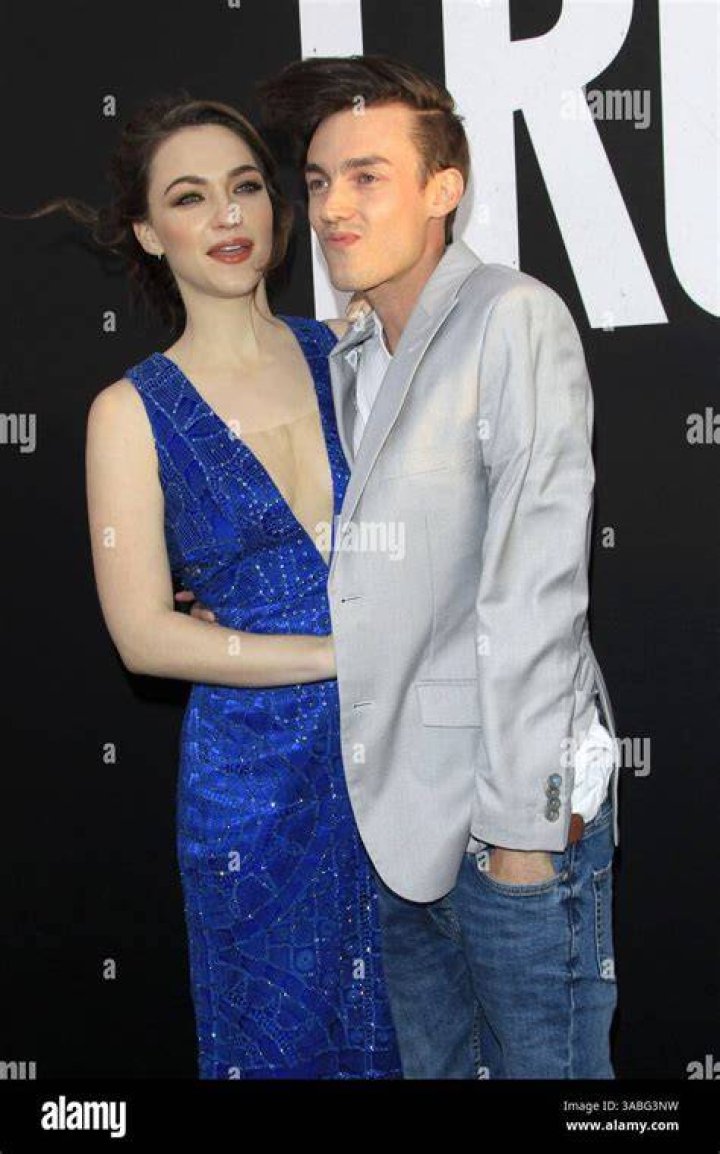 Eyelid Kid, Violett Beane's Boyfriend