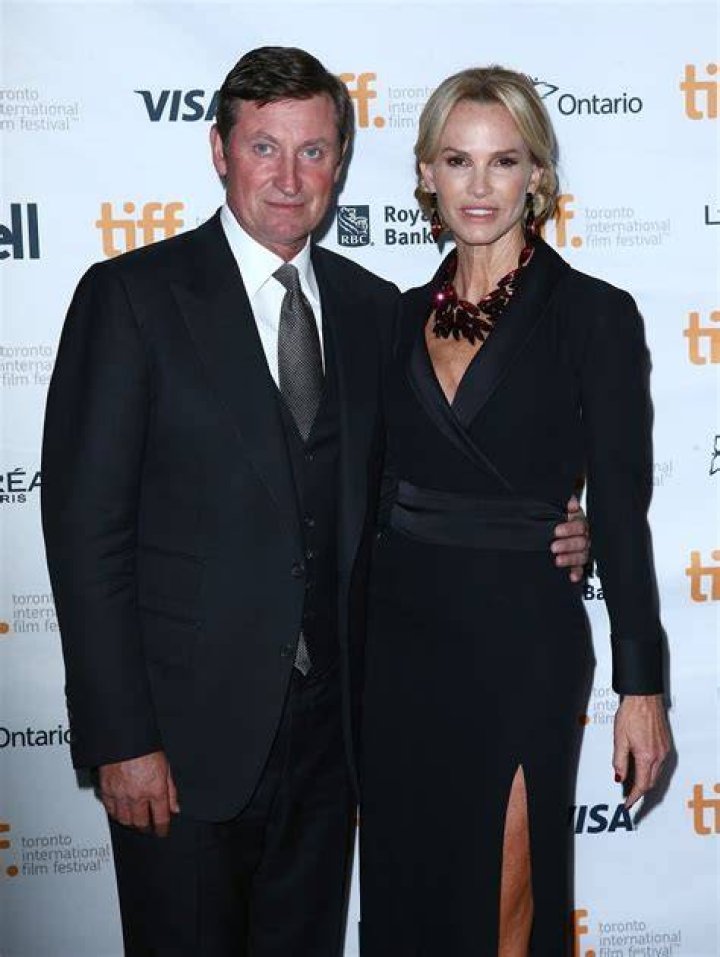 Janet Jones, Wayne Gretzky's Wife