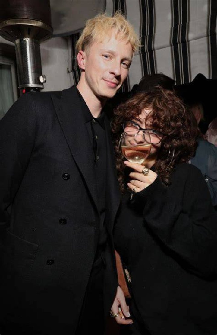 Kevin Drew’s Girlfriend: Who is Kevin Drew Dating?