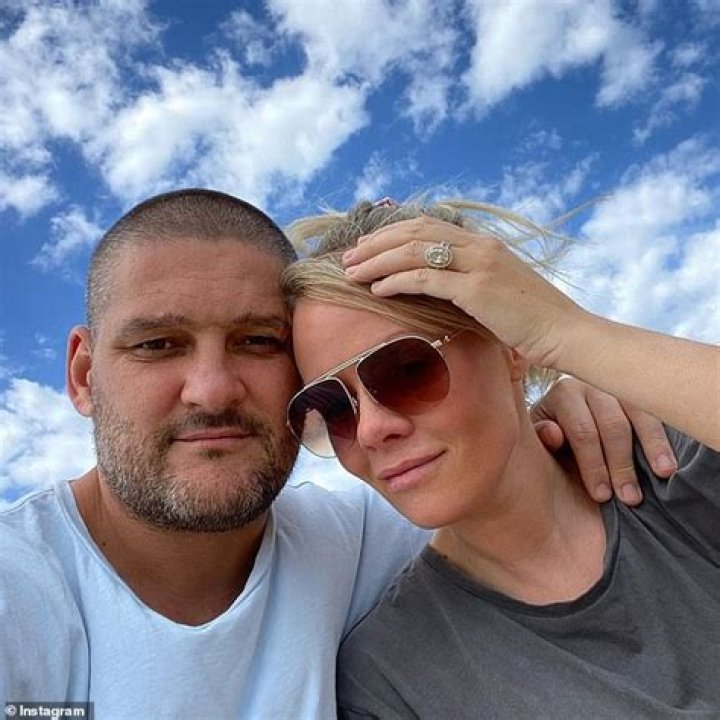 Lara Bingle, Brendan Fevola's Girlfriend