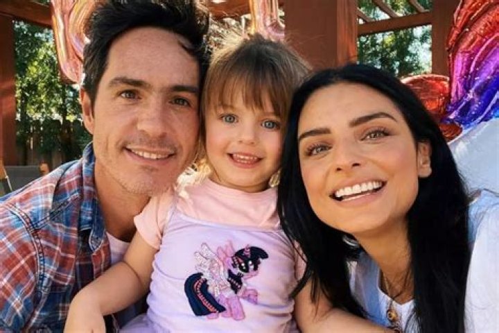 Mauricio Ochmann, Aislinn Derbez's Husband