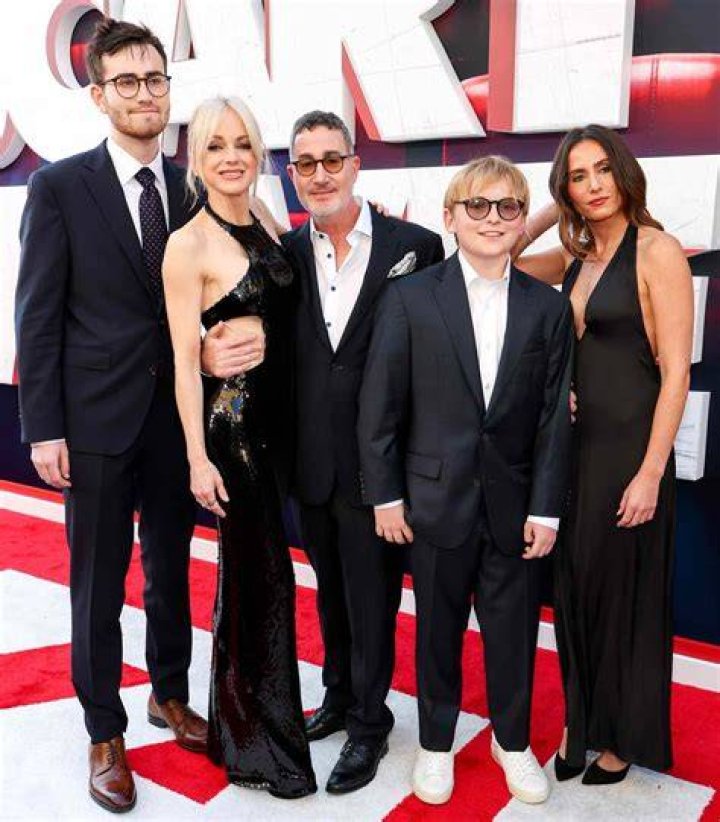 Michael Barrett, Anna Faris's Boyfriend
