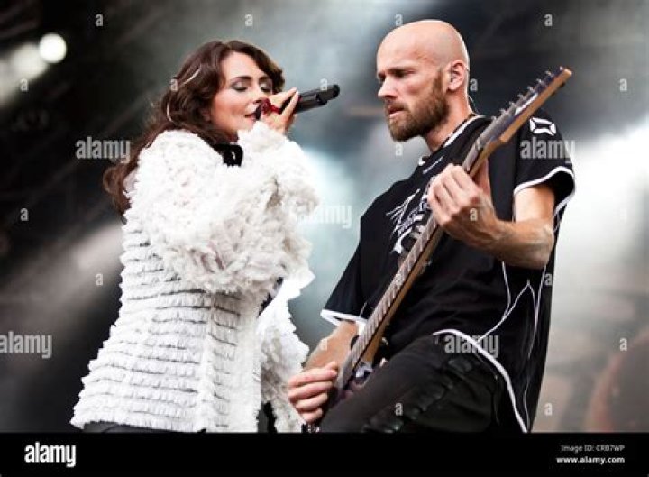 Robert Westerholt, Sharon den Adel's Boyfriend