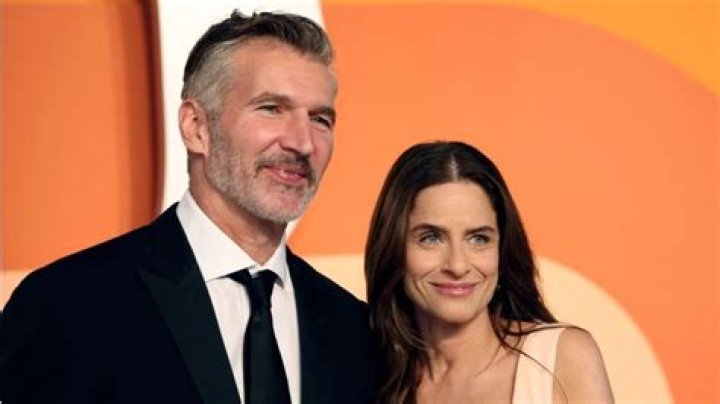 Who is Amanda Peet Dating – Amanda Peet's Husband & Exes